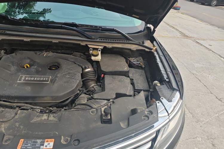 Used Lincoln MKC 2016 2.0T Four-Wheel Drive Luxury Edition Engine Bay Left