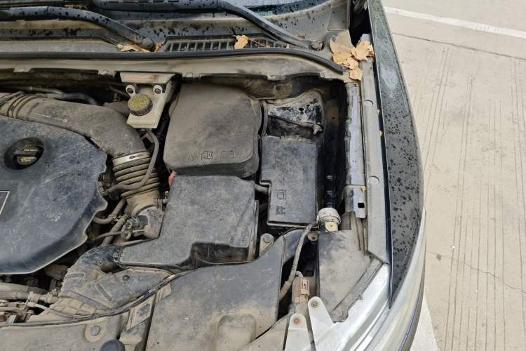 Used Lincoln MKC 2016 2.0T Two-Wheel Drive Deluxe Edition Engine Bay Left