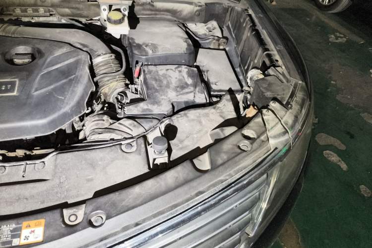 Used Lincoln MKC 2016 2.0T Four-Wheel Drive Luxury Edition Engine Bay Left