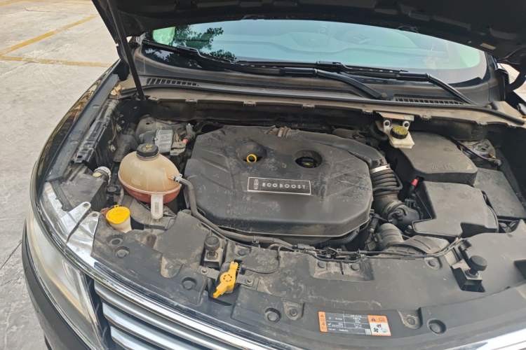 Used Lincoln MKC 2016 2.0T Four-Wheel Drive Luxury Edition Engine Bay Right