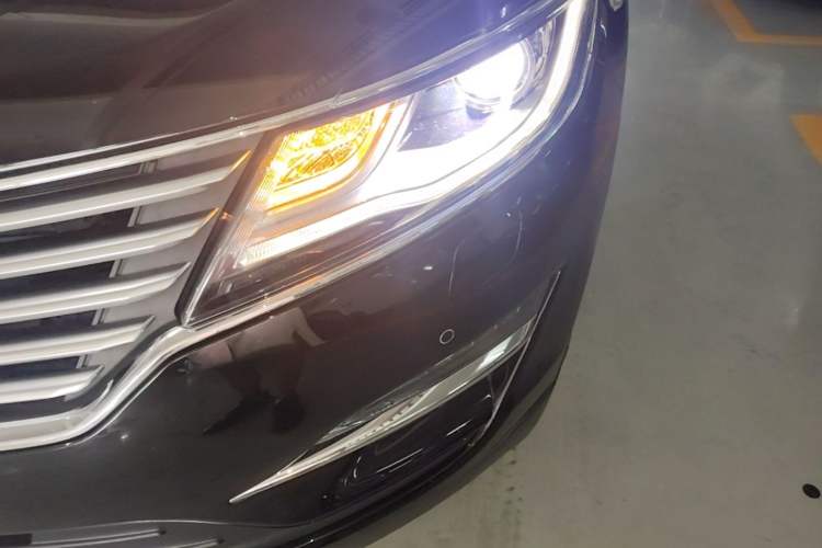 Used Lincoln MKC 2016 2.0T Two-Wheel Drive Luxury Edition Left Front Headlight