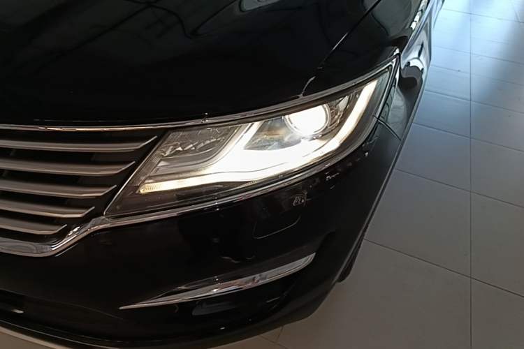 Used Lincoln MKC 2016 2.0T Two-Wheel Drive Luxury Edition Left Front Headlight