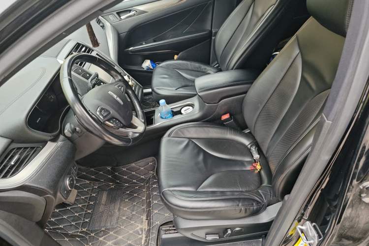 Used Lincoln MKC 2016 2.0T Two-Wheel Drive Deluxe Edition Left Front Seat