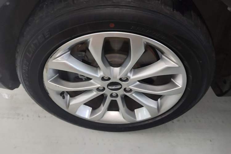 Used Lincoln MKC 2016 2.0T Two-Wheel Drive Luxury Edition Left Front Wheel Hub
