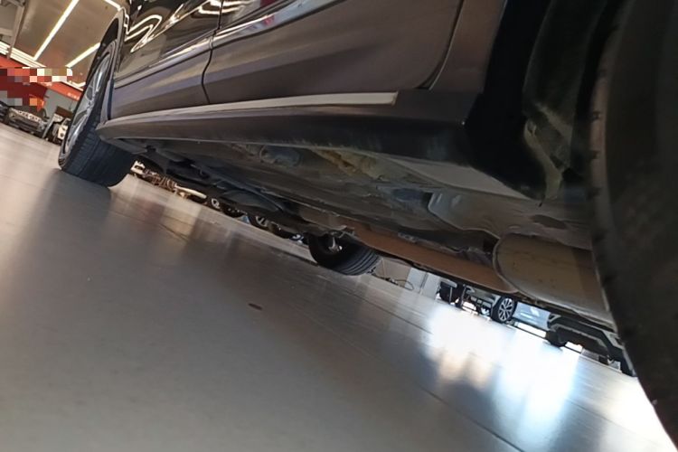 Used Lincoln MKC 2016 2.0T Two-Wheel Drive Luxury Edition Left Side Sill
