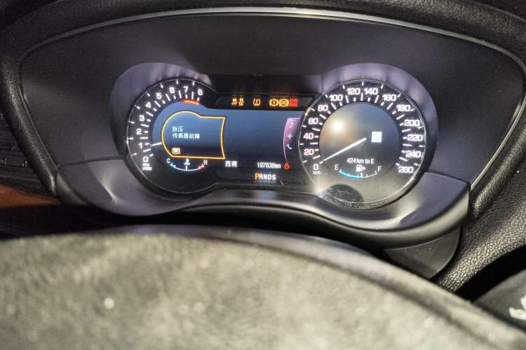 Used Lincoln MKC 2016 2.0T Four-Wheel Drive Luxury Edition Odometer Close Up