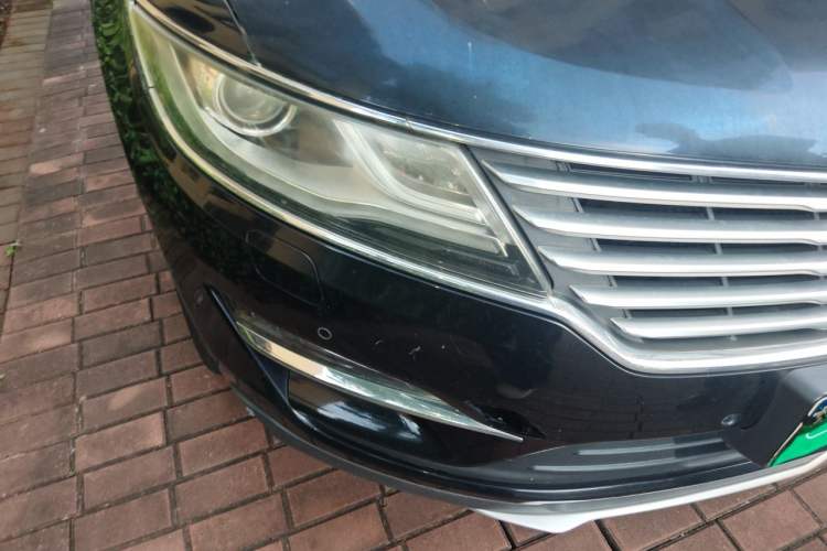 Used Lincoln MKC 2016 2.0T Two-Wheel Drive Luxury Edition Right Front Headlight