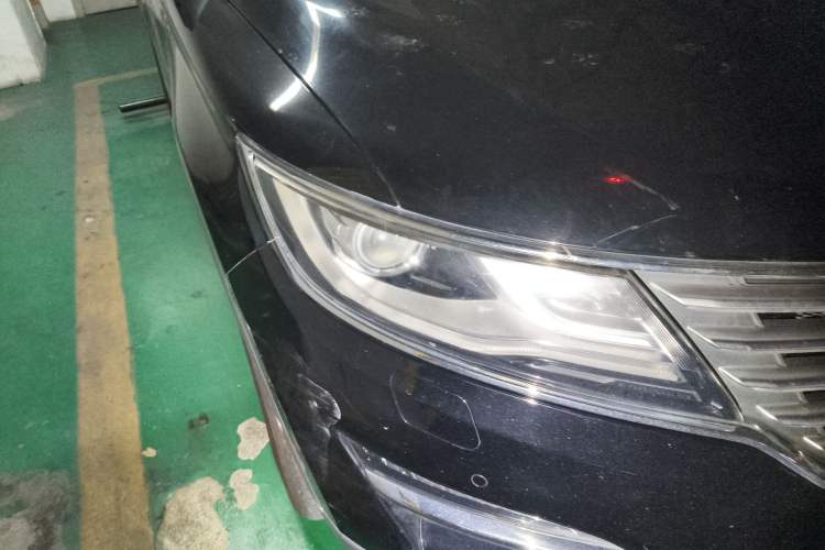 Used Lincoln MKC 2016 2.0T Four-Wheel Drive Luxury Edition Right Front Headlight