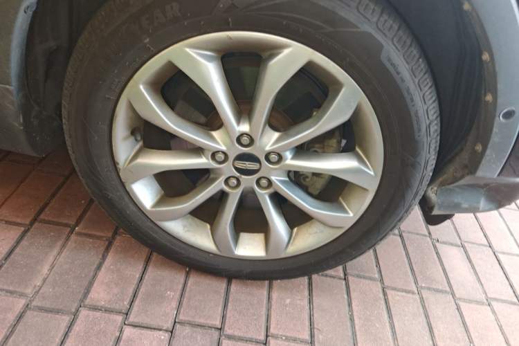 Used Lincoln MKC 2016 2.0T Two-Wheel Drive Luxury Edition Right Front Wheel Hub