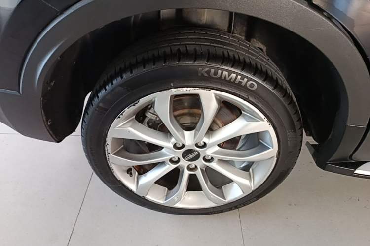 Used Lincoln MKC 2016 2.0T Two-Wheel Drive Luxury Edition Right Rear Wheel Hub