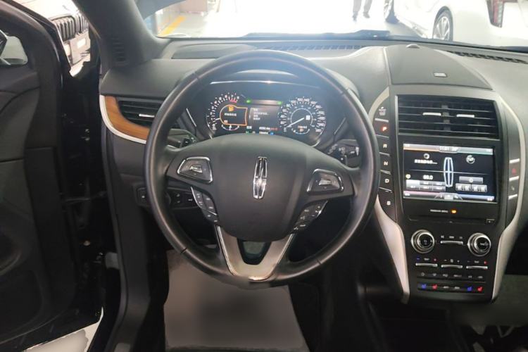 Used Lincoln MKC 2016 2.0T Two-Wheel Drive Luxury Edition Steering Wheel