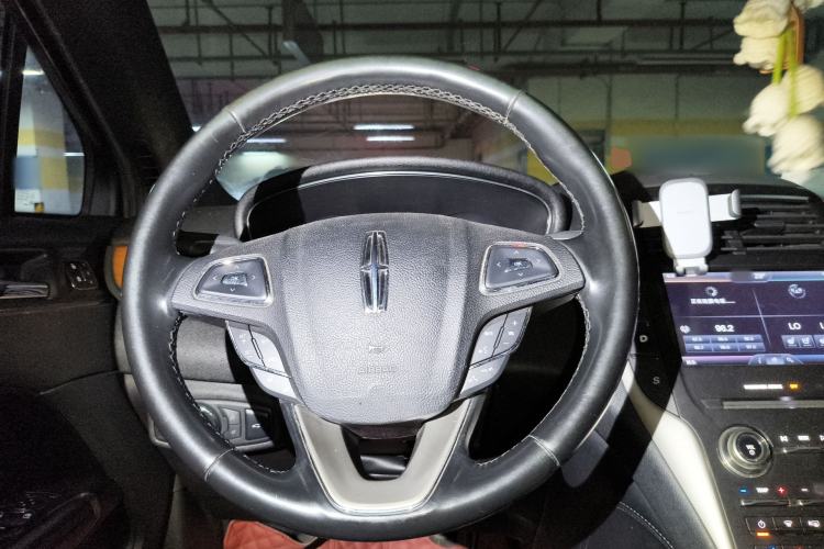 Used Lincoln MKC 2016 2.0T Four-Wheel Drive Luxury Edition Steering Wheel