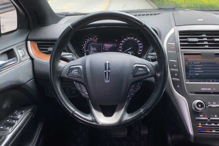 Used Lincoln MKC 2016 2.0T Two-Wheel Drive Luxury Edition Steering Wheel