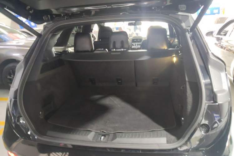 Used Lincoln MKC 2016 2.0T Two-Wheel Drive Luxury Edition Trunk