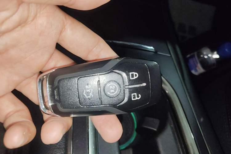 Used Lincoln MKC 2016 2.0T Two-Wheel Drive Luxury Edition Vehicle Key