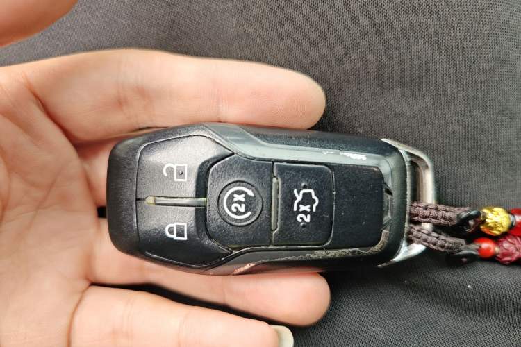 Used Lincoln MKC 2016 2.0T Two-Wheel Drive Deluxe Edition Vehicle Key