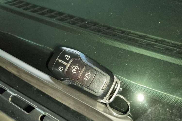Used Lincoln MKC 2016 2.0T Four-Wheel Drive Luxury Edition Vehicle Key