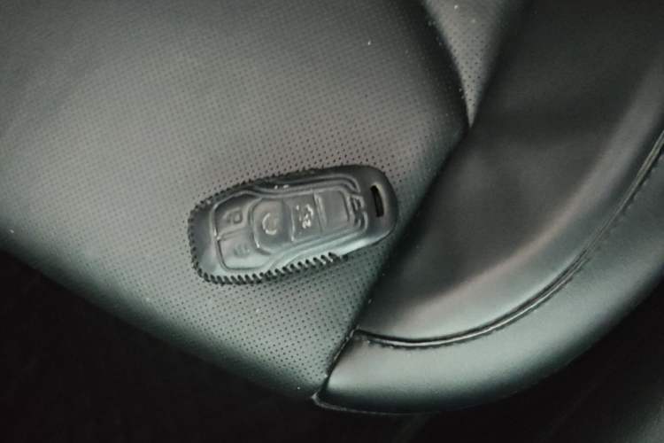Used Lincoln MKC 2016 2.0T Two-Wheel Drive Luxury Edition Vehicle Key