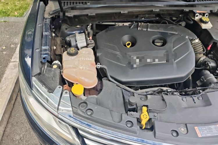 Used Lincoln MKC 2016 2.0T Two-Wheel Drive Deluxe Edition Engine Bay Right