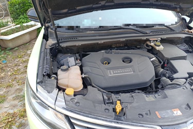 Used Lincoln MKC 2016 2.0T Two-Wheel Drive Luxury Edition Engine Bay Right
