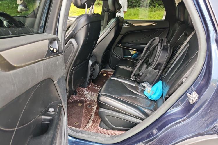 Used Lincoln MKC 2016 2.0T Two-Wheel Drive Deluxe Edition Left Rear Seat