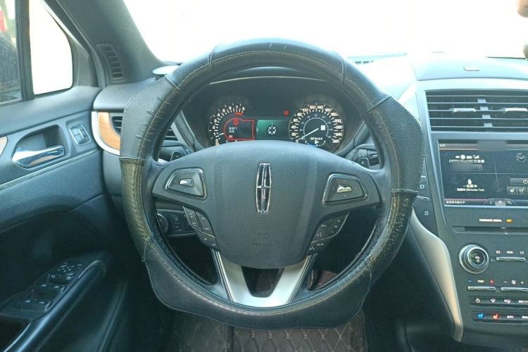 Used Lincoln MKC 2016 2.0T Two-Wheel Drive Luxury Edition Steering Wheel