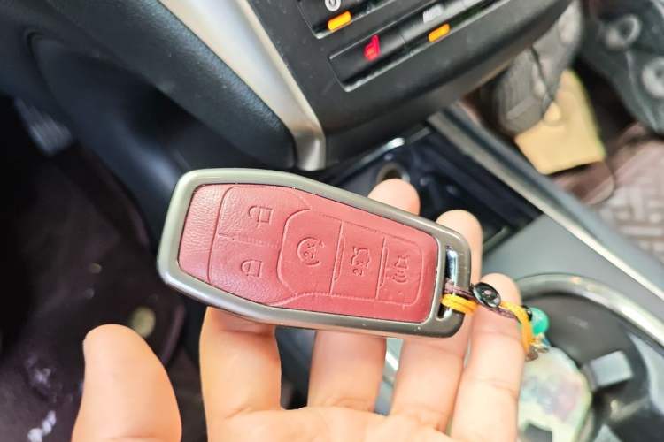 Used Lincoln MKC 2016 2.0T Two-Wheel Drive Deluxe Edition Vehicle Key