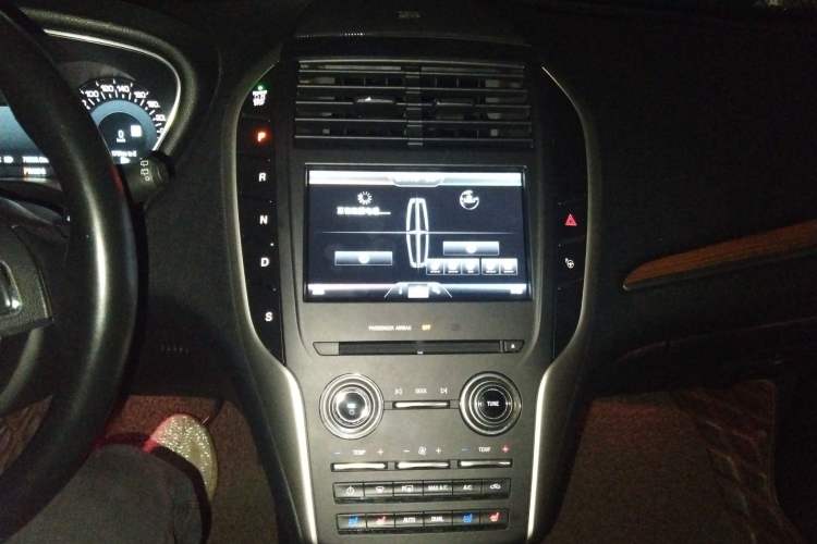 Used Lincoln MKC 2016 2.0T Four-Wheel Drive Prestige Edition Audio And AC Panel