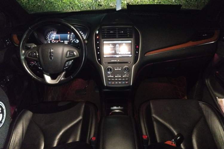 Used Lincoln MKC 2016 2.0T Four-Wheel Drive Prestige Edition Center Console