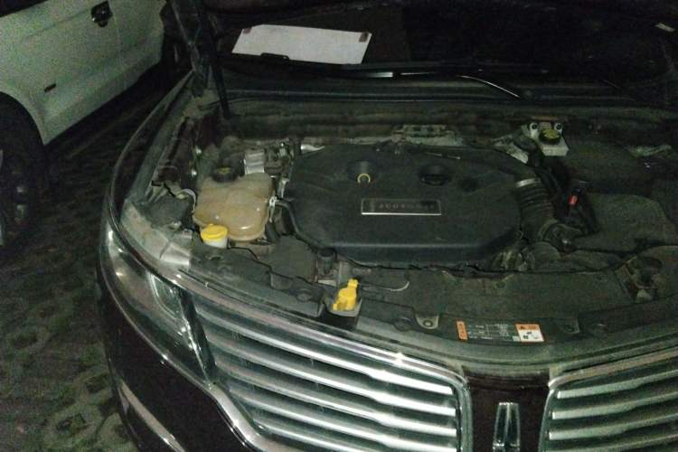 Used Lincoln MKC 2016 2.0T Four-Wheel Drive Prestige Edition Engine Bay Right