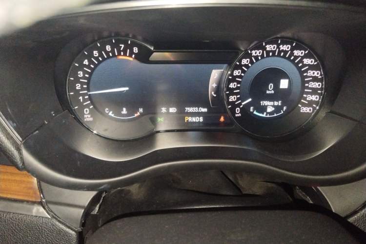 Used Lincoln MKC 2016 2.0T Four-Wheel Drive Prestige Edition Odometer Close Up