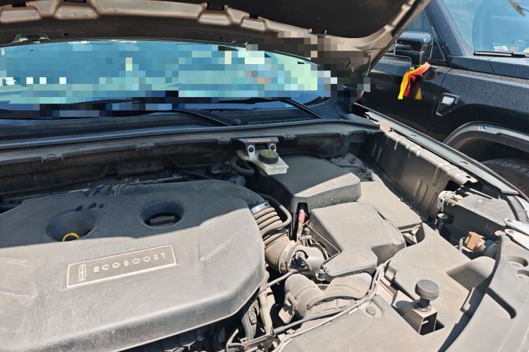 Used Lincoln MKC 2016 2.0T Two-Wheel Drive Luxury Edition Engine Bay Left