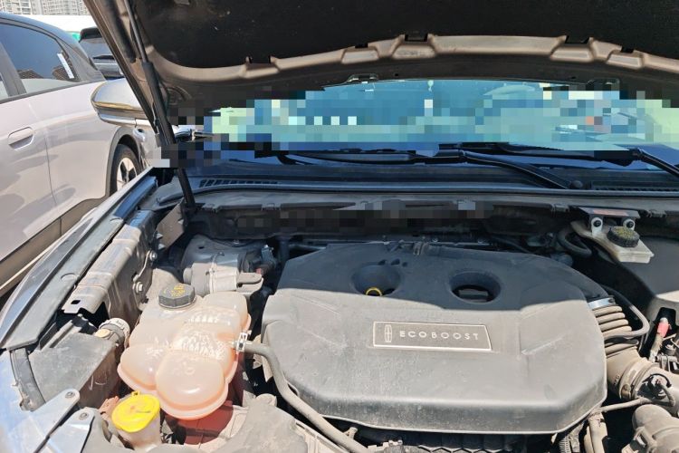Used Lincoln MKC 2016 2.0T Two-Wheel Drive Luxury Edition Engine Bay Right