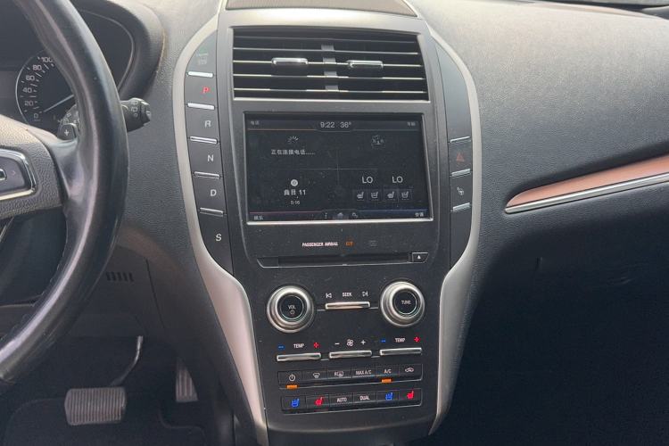 Used Lincoln MKC 2016 2.0T Four-Wheel Drive Luxury Edition Audio And AC Panel