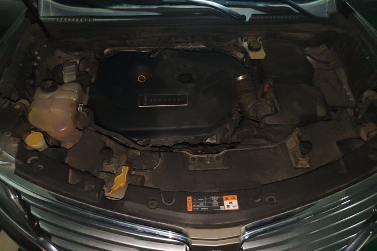 Used Lincoln MKC 2016 2.0T Two-Wheel Drive Deluxe Edition Engine Bay