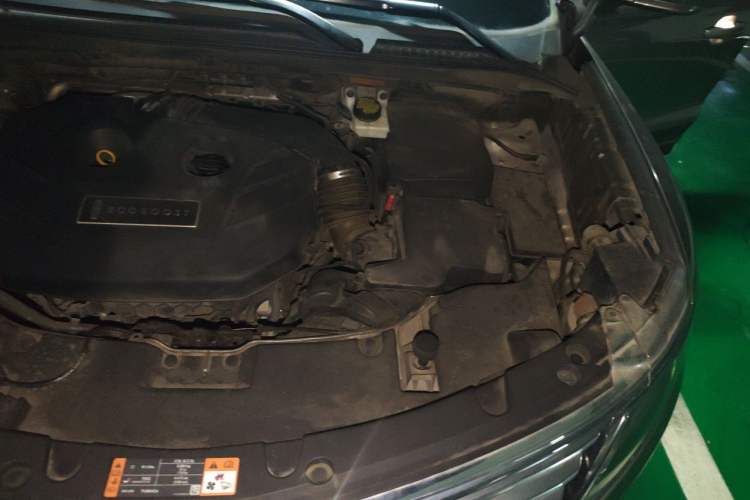 Used Lincoln MKC 2016 2.0T Two-Wheel Drive Deluxe Edition Engine Bay Left