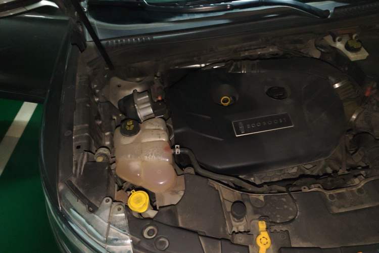Used Lincoln MKC 2016 2.0T Two-Wheel Drive Deluxe Edition Engine Bay Right