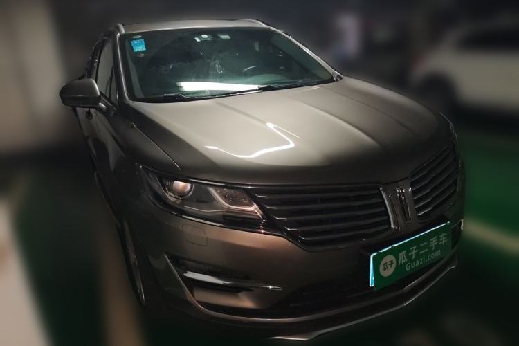 Used Lincoln MKC 2016 2.0T Two-Wheel Drive Deluxe Edition Front Right 45 Deg