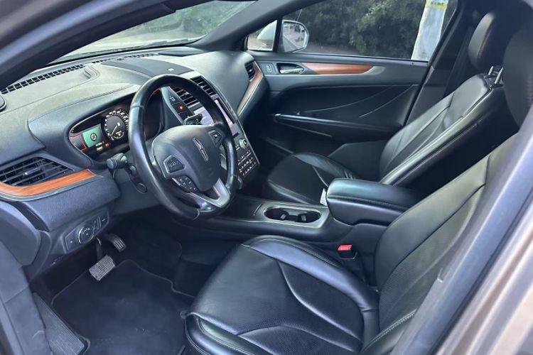 Used Lincoln MKC 2016 2.0T Four-Wheel Drive Luxury Edition Interior 2