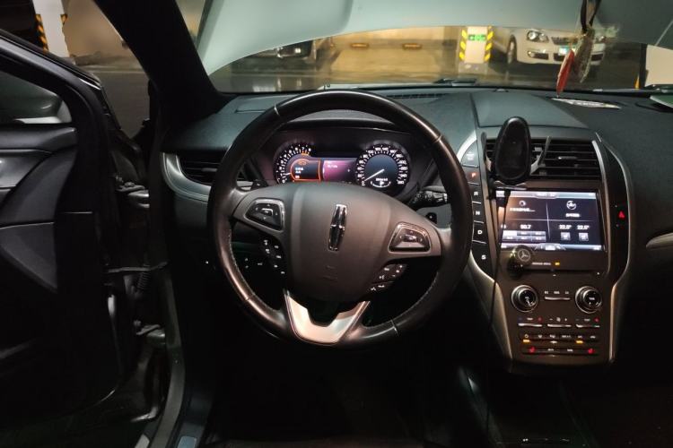 Used Lincoln MKC 2016 2.0T Two-Wheel Drive Deluxe Edition Steering Wheel