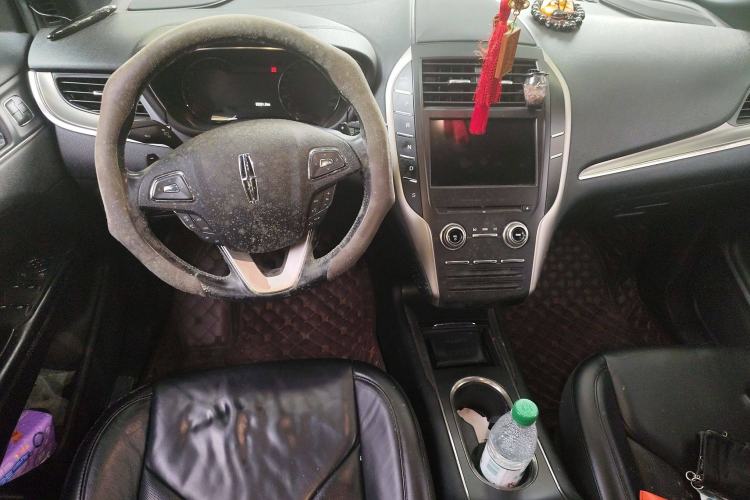 Used Lincoln MKC 2016 2.0T Two-Wheel Drive Deluxe Edition Center Console