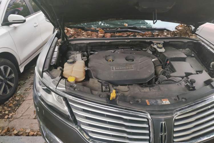 Used Lincoln MKC 2016 2.0T Two-Wheel Drive Deluxe Edition Engine Bay Right