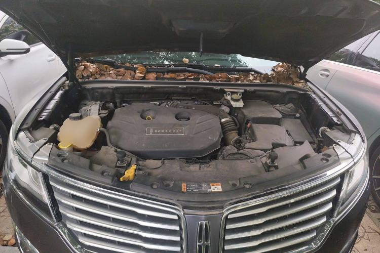 Used Lincoln MKC 2016 2.0T Two-Wheel Drive Deluxe Edition Engine Bay