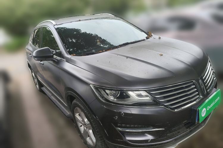 Used Lincoln MKC 2016 2.0T Two-Wheel Drive Deluxe Edition Front Right 45 Deg