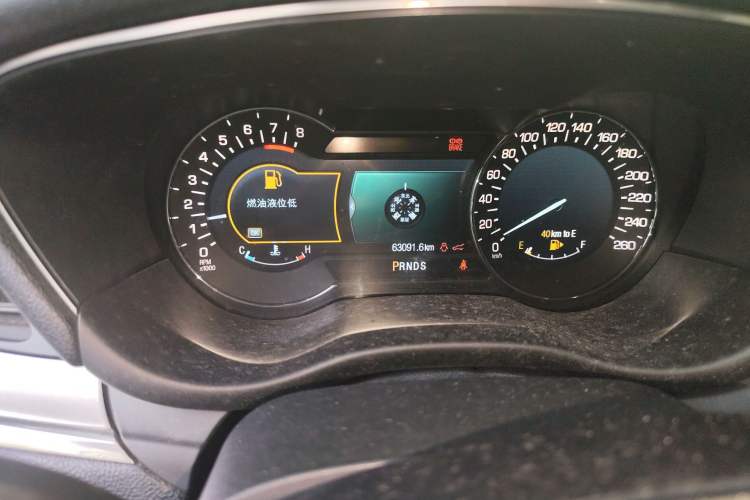 Used Lincoln MKC 2016 2.0T Two-Wheel Drive Deluxe Edition Odometer Close Up
