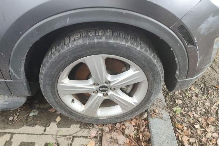 Used Lincoln MKC 2016 2.0T Two-Wheel Drive Deluxe Edition Right Front Wheel Hub