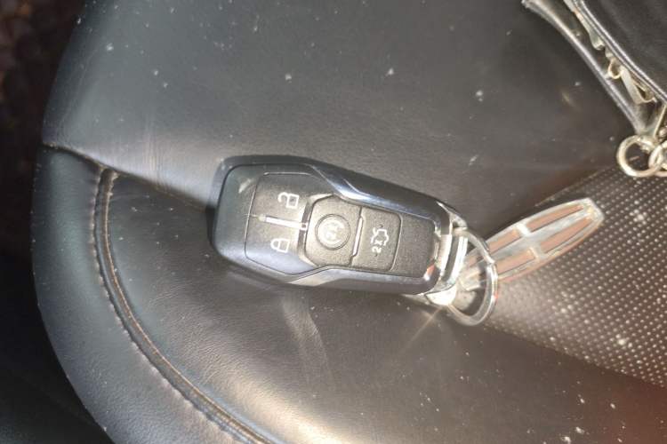 Used Lincoln MKC 2016 2.0T Two-Wheel Drive Deluxe Edition Vehicle Key