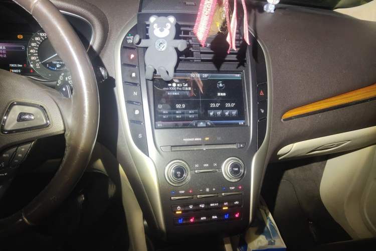 Used Lincoln MKC 2016 2.0T Two-Wheel Drive Luxury Edition Audio And AC Panel