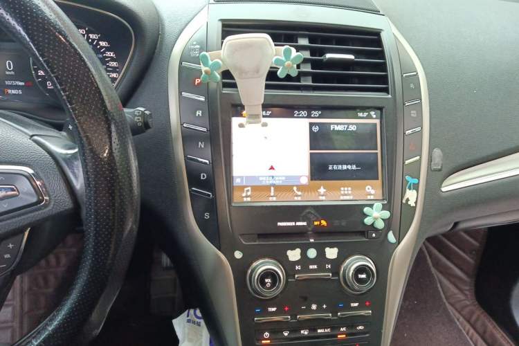 Used Lincoln MKC 2016 2.0T Two-Wheel Drive Deluxe Edition Audio And AC Panel