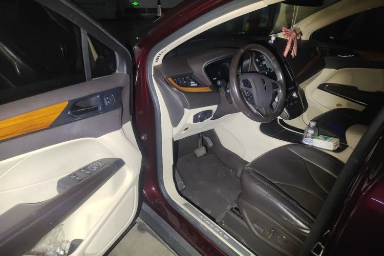 Used Lincoln MKC 2016 2.0T Two-Wheel Drive Luxury Edition Driver Seat